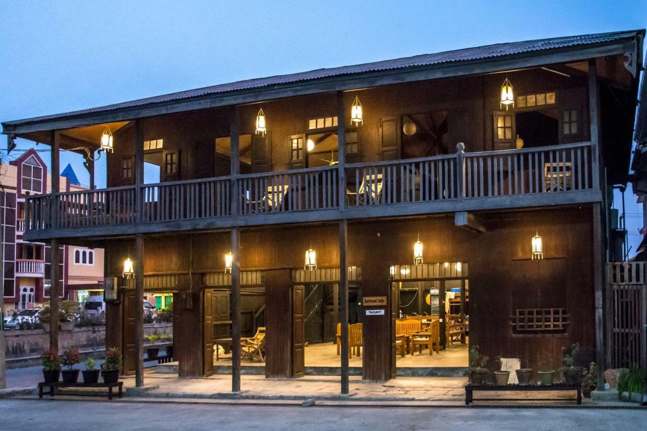 ניאונגשווה Hardwood Lodge מראה חיצוני תמונה
